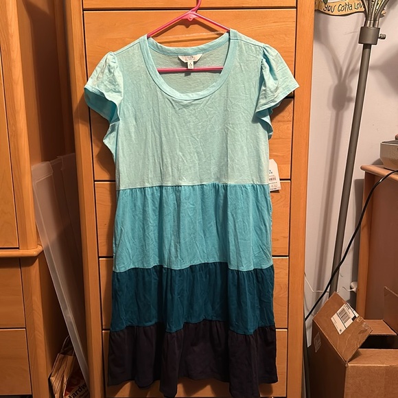 Blue Ombré tiered knee length dress (bundlepalooza add on to any bundle for $3) - Picture 1 of 6